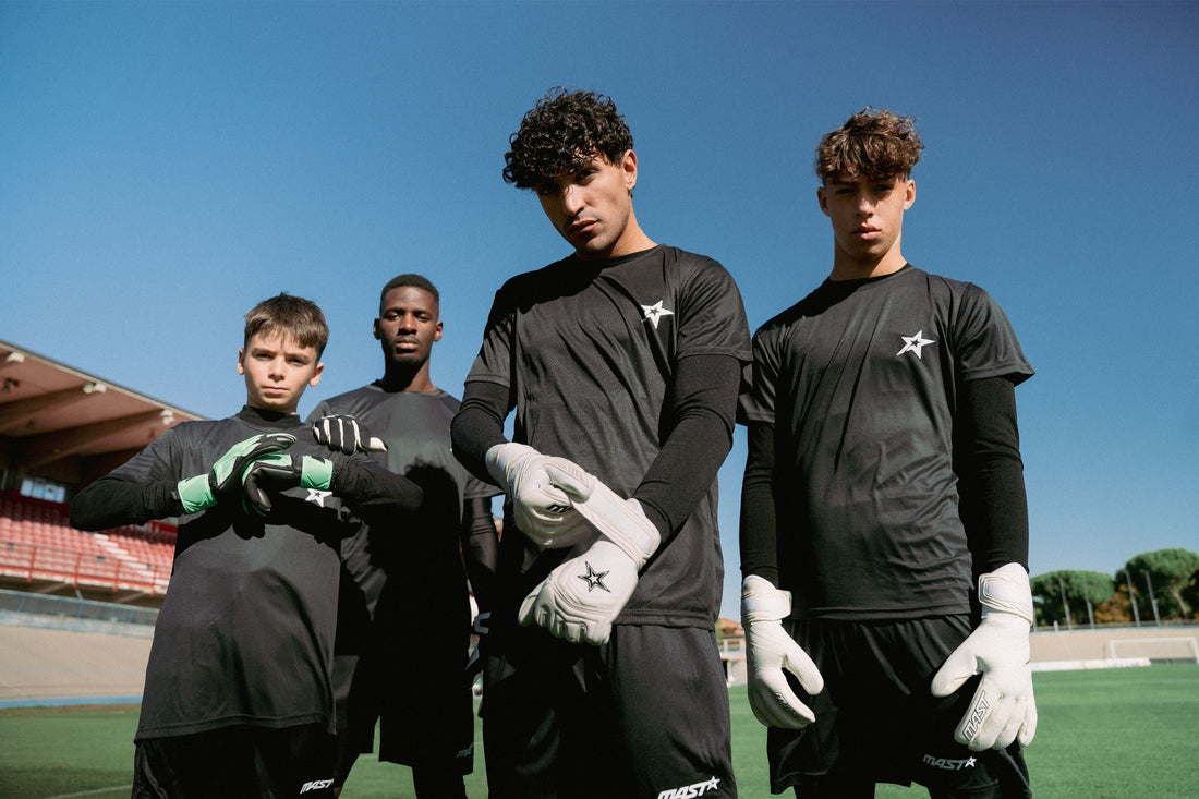 Come Scegliere i Guanti da Portiere: Guida Completa 2026