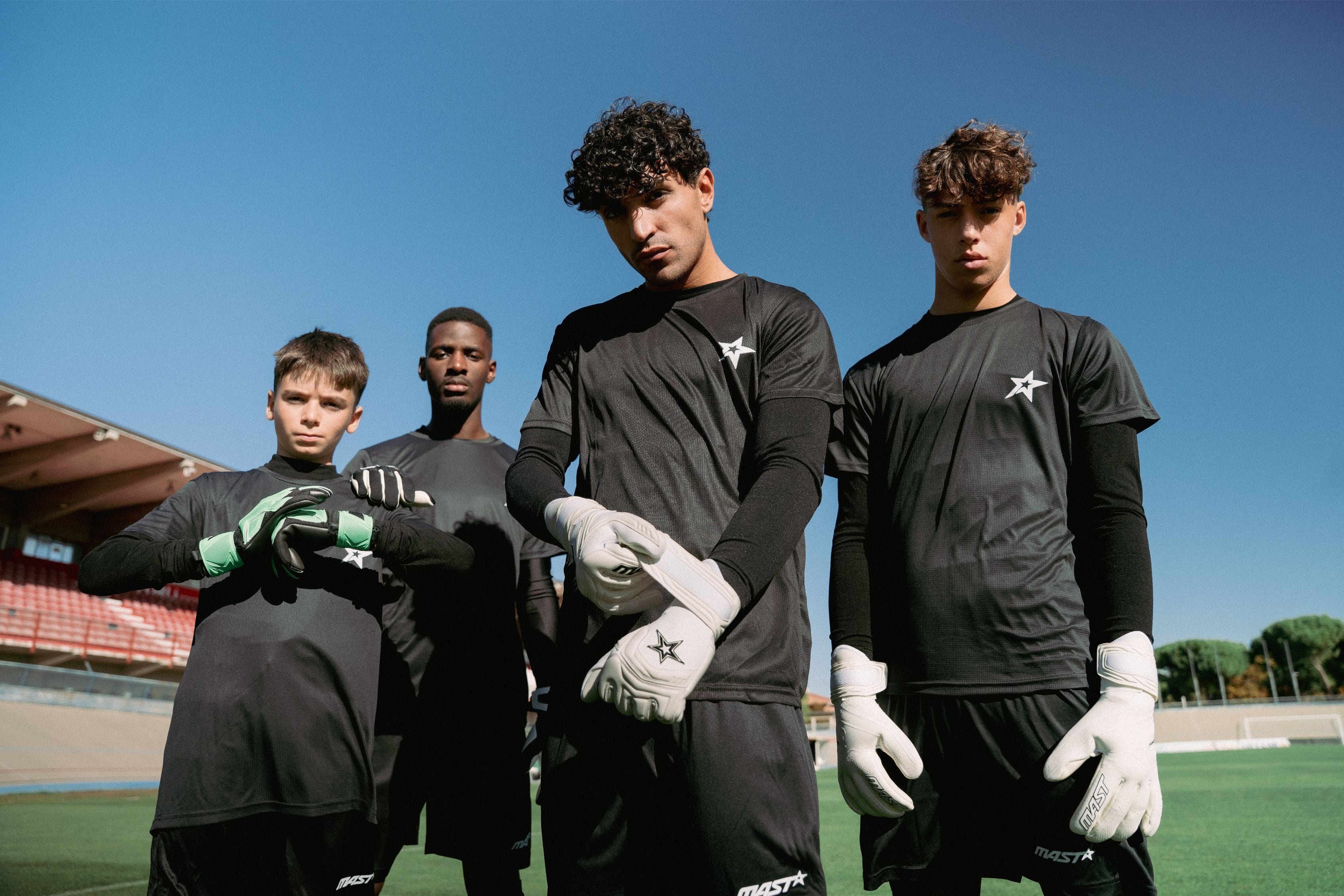Come Scegliere i Guanti da Portiere: Guida Completa 2026